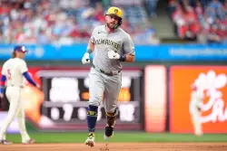 Worst of the Phillies on display in home sweep by Rhys Hoskins, Brewers